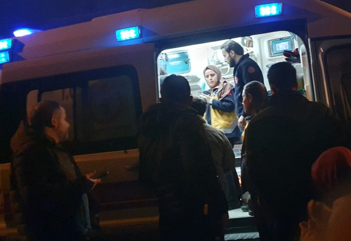 Diyarbakır'da kavga ettiği kız kardeşini makasla yaraladı #1