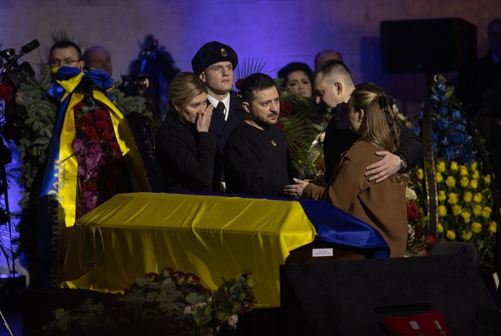 Ukrayna'da helikopter kazasında ölenler için tören düzenlendi