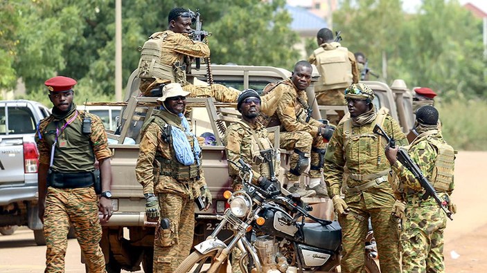 Burkina Faso, Fransız askerlerinin ayrılmasını istedi