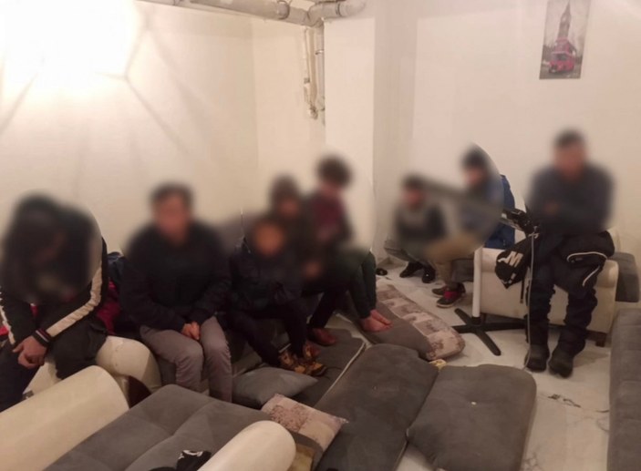İşletmenin bodrum katında 1'i çocuk, 8 kaçak göçmen yakalandı #1