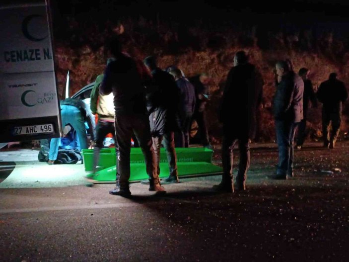 Gaziantep-Nizip yolunda feci kaza: 1 ölü, 6 yaralı #1