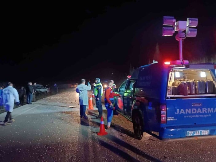 Gaziantep-Nizip yolunda feci kaza: 1 ölü, 6 yaralı #3