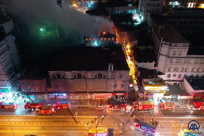Karaköy'deki Ermeni kilisesinde yangın çıktı #1