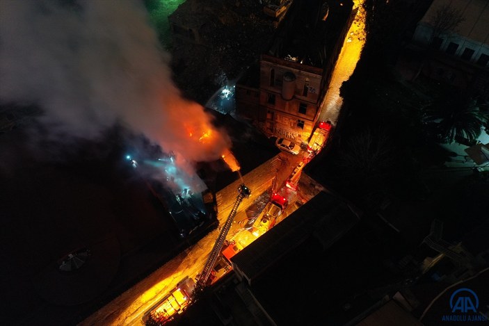 Karaköy'deki Ermeni kilisesinde yangın çıktı #2