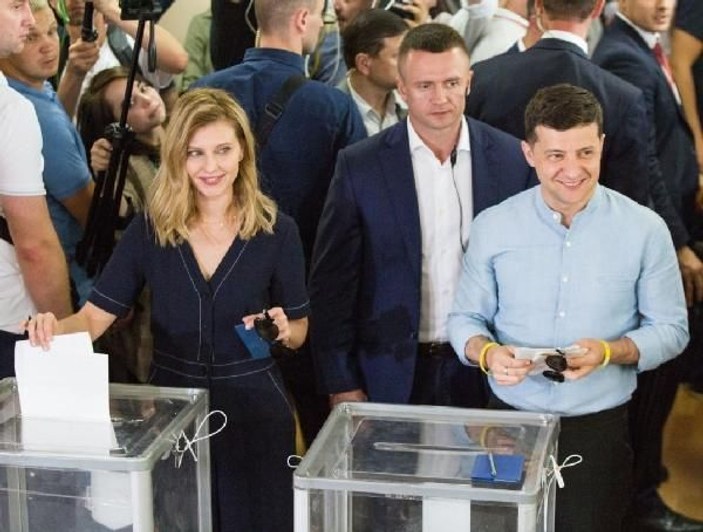 Ukrayna’da ilk kez bir parti tek başına iktidar oluyor
