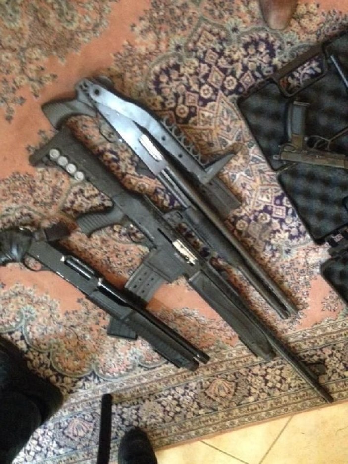 Silivri'de çiftlik evinde çocuklara silahla atış yaptıran şüpheli yakalandı -1