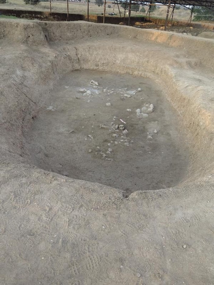 Çorum'daki kazıda, 3 bin 500 yıllık kafatası bulundu -3