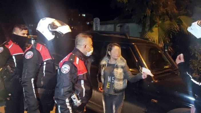 Antalya’da dur ihtarına uymayan sürücü, onlarca polisi peşine taktı