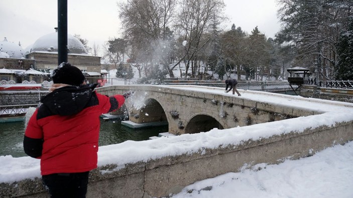 Konya'da kar yağışı çocukları sevindirdi -2