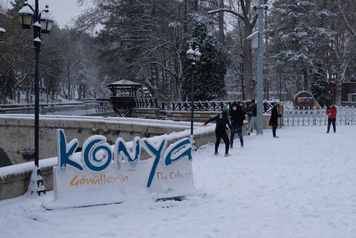 Konya'da kar yağışı çocukları sevindirdi -5