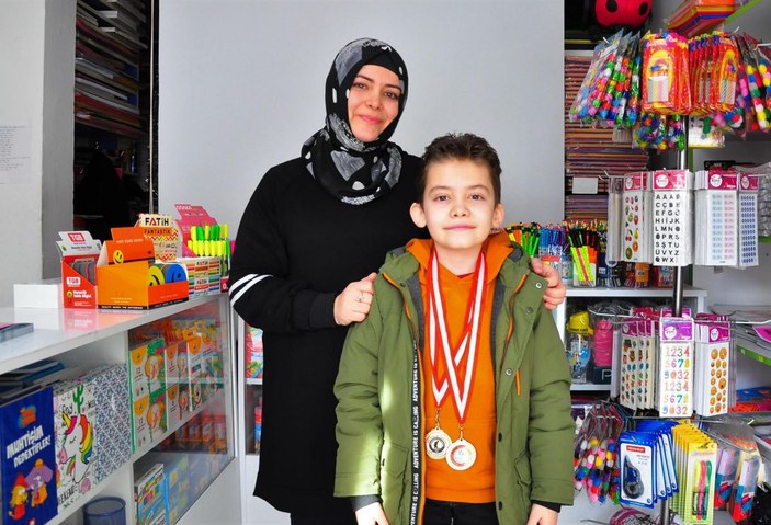 10 yaşındaki Ömer Faruk, matematikte Türkiye 1'incisi oldu -2