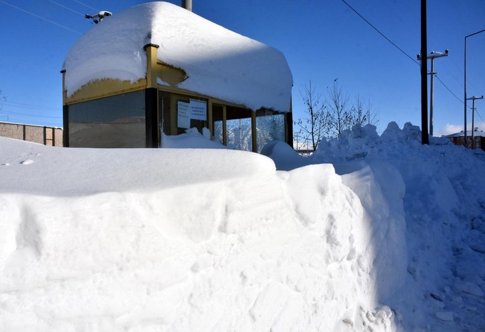Bitlis merkezde kar kalınlığı, 2 metreye ulaştı -4