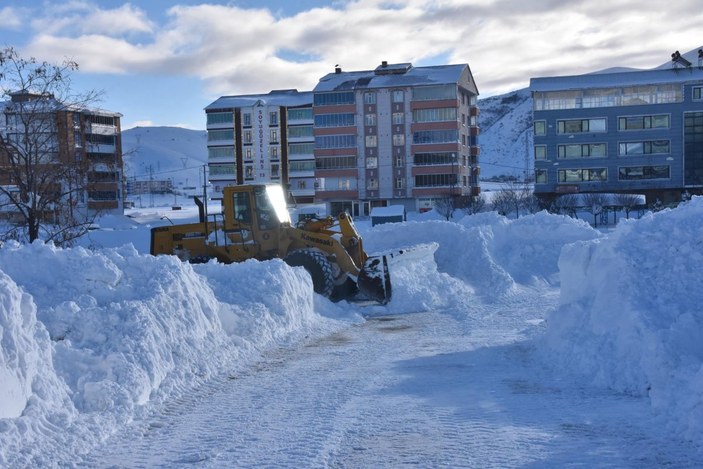 Bitlis merkezde kar kalınlığı, 2 metreye ulaştı -9