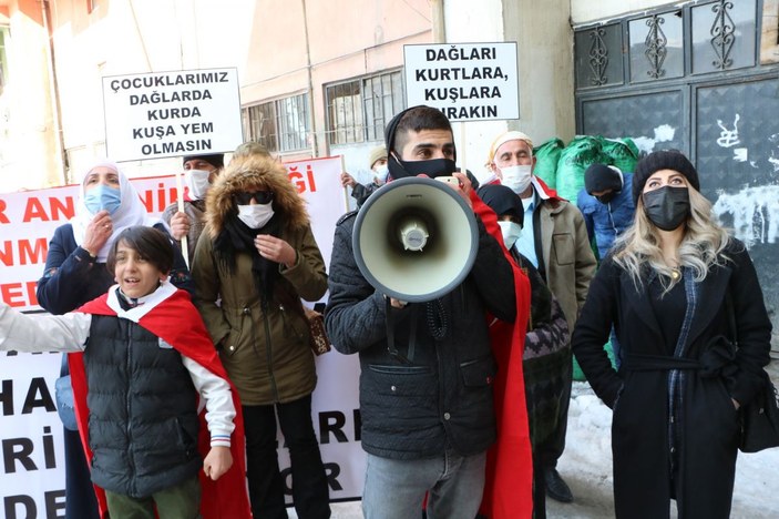 HDP'liler Hakkari'deki 'evlat' eylemini engellemek için seçim müziği çaldı -8