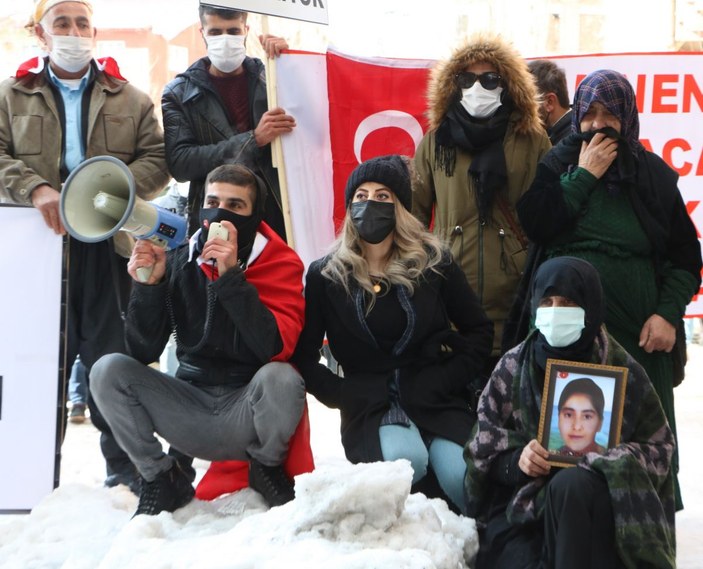HDP'liler Hakkari'deki 'evlat' eylemini engellemek için seçim müziği çaldı -1