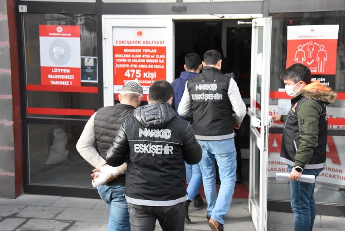 Eskişehir’de uyuşturucu operasyonu: 5 gözaltı -1