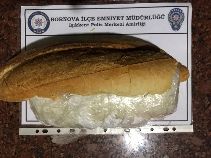 Polisin şüphesi ‘ekmek arasına gizlenmiş uyuşturucuyu’ ortaya çıkardı -1