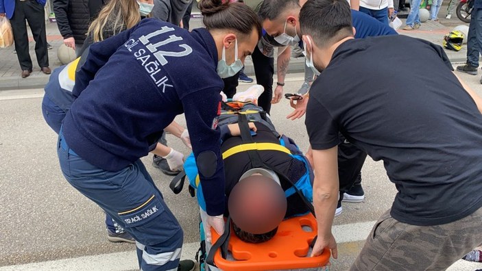 Bursa’da otomobile ile çarpışan kurye ağır yaralandı -2