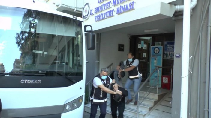 İzmir merkezli yasa dışı silah ticareti operasyonunda 11 tutuklama -4