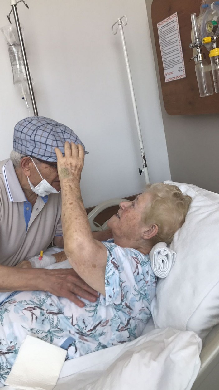 58 yılda ilk kez ayrı kalan çiftin duygulandıran buluşması -3