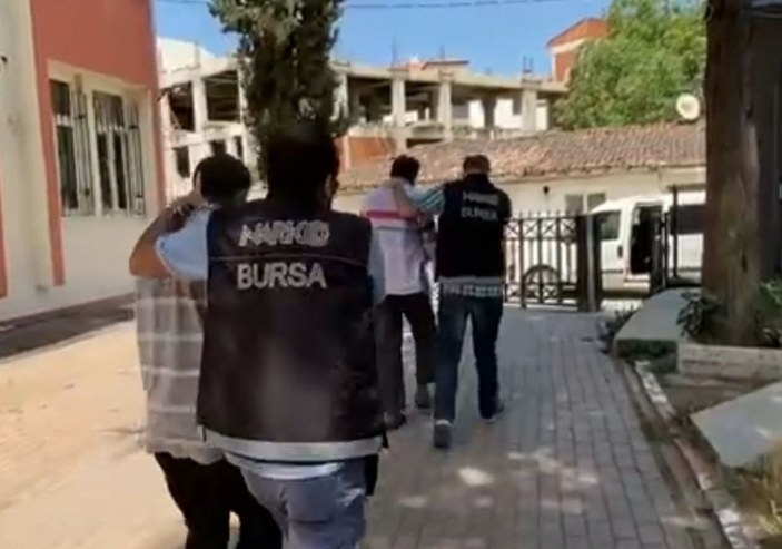 Bursa'da 'Bayram' operasyonu; 2,5 kilo uyuşturucu ele geçirildi -4