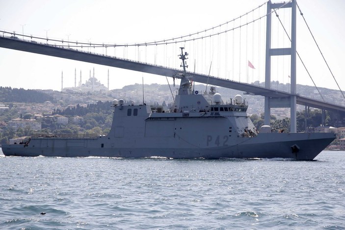 Mayın arama gemileri art arda İstanbul Boğazı'ndan geçti -2