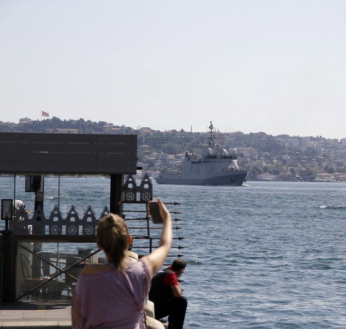 Mayın arama gemileri art arda İstanbul Boğazı'ndan geçti -3