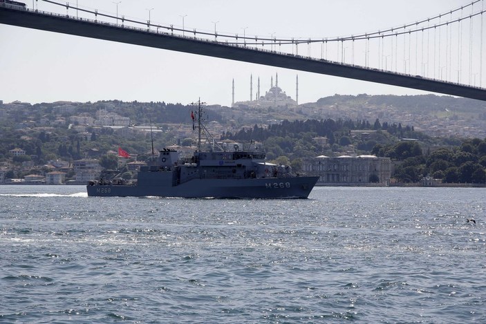 Mayın arama gemileri art arda İstanbul Boğazı'ndan geçti -5