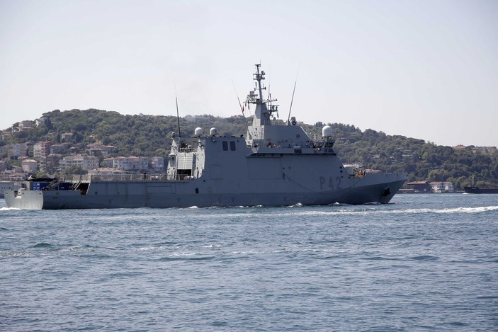 Mayın arama gemileri art arda İstanbul Boğazı'ndan geçti -1