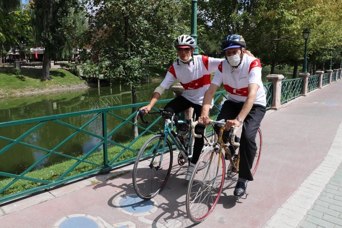 Eski milli bisikletçi kardeşler, günde 50 kilometre pedal çeviriyor -7