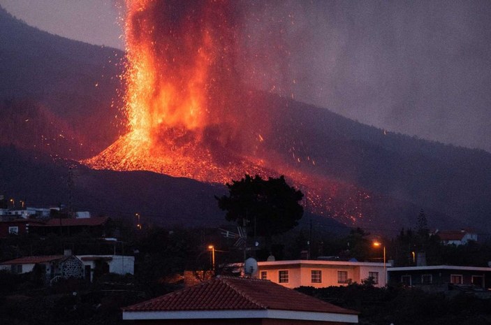 Kanarya Adaları’ndaki yanardağ felaketinde 350 ev yıkıldı -4