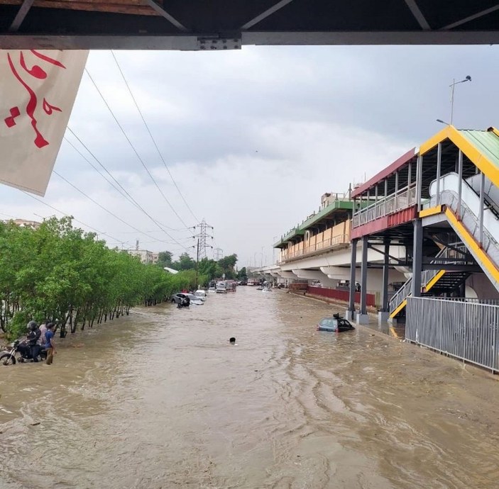 Muson yağmurları Pakistan’da sele neden oldu -2