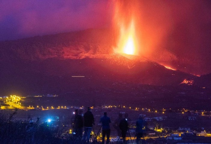 Kanarya Adaları’ndaki yanardağ felaketinde 350 ev yıkıldı -5