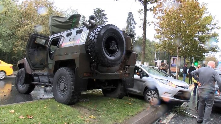Sarıyer'de zırhlı polis aracı 6 araca çarptı: 3 yaralı  -5