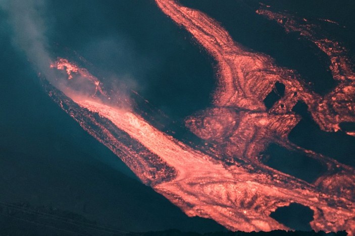 La Palma Yanardağı 3 ay daha lav püskürtecek