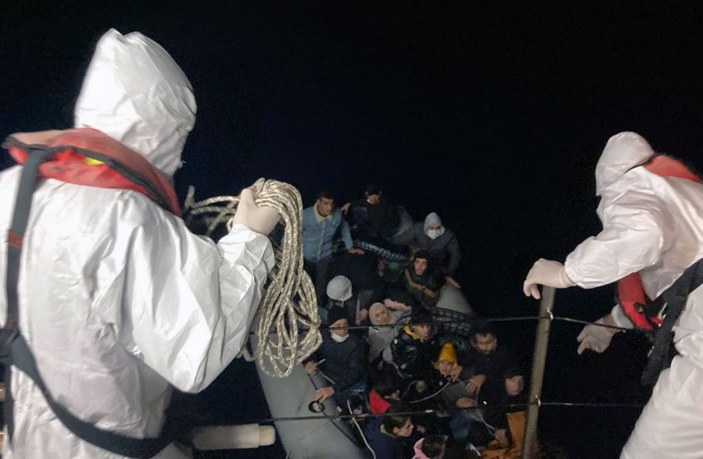 Marmaris açıklarında 21 düzensiz göçmen kurtarıldı -1