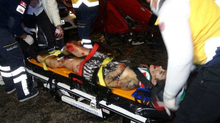 Bursa'da 7 araç kazaya karıştı: 1'i ağır 10 yaralı