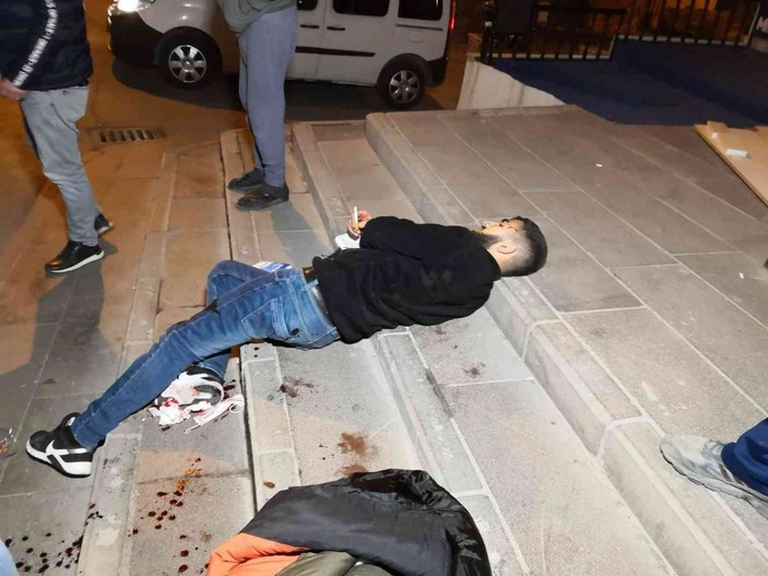 Aksaray'da 4 yerinden bıçaklanan genç: Dikişten korkarım, ölmek istiyorum