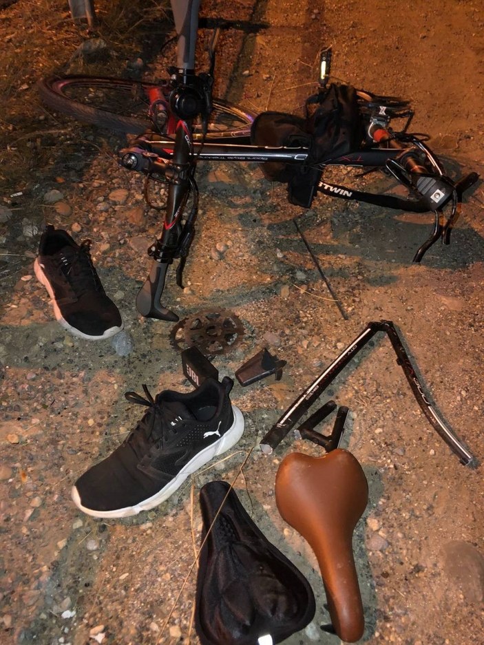 Antalya’da iki arkadaşın bisikletli yolculuğu ölümle sonuçlandı: 2 ölü -8
