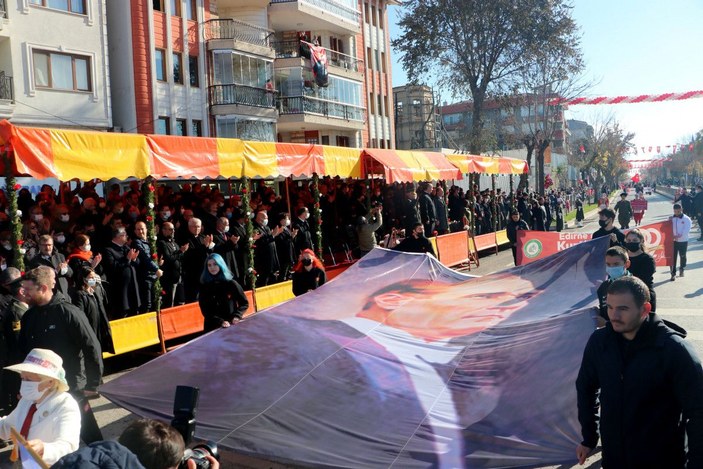 Edirne'de kurtuluş günü kutlaması; 100 metrelik Türk bayrağı taşıdılar -5