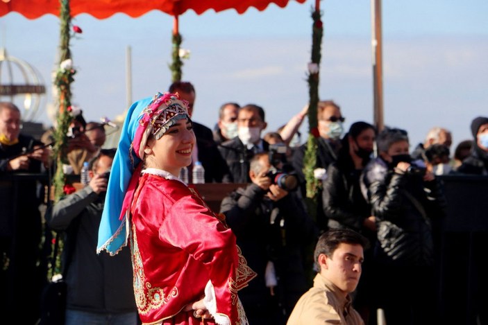 Edirne'de kurtuluş günü kutlaması; 100 metrelik Türk bayrağı taşıdılar -9
