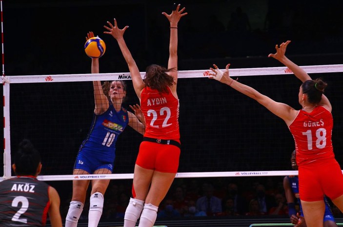 FIVB Kadınlar Milletler Ligi: Türkiye: 0 - İtalya: 3 -7