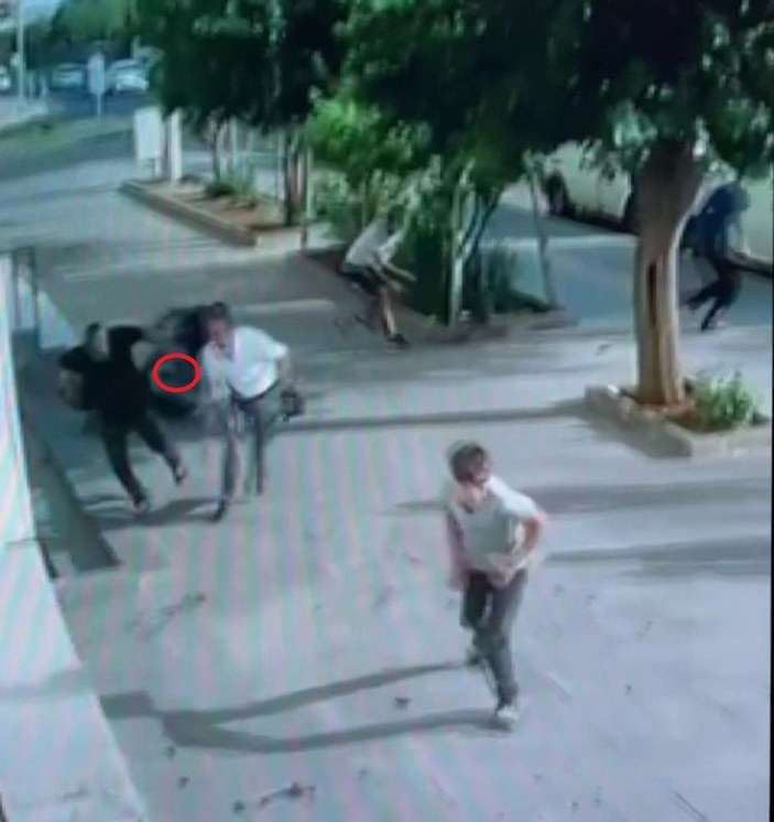 4 kişinin yaralandığı silahlı 'kız kaçırma' kavgası kamerada -3