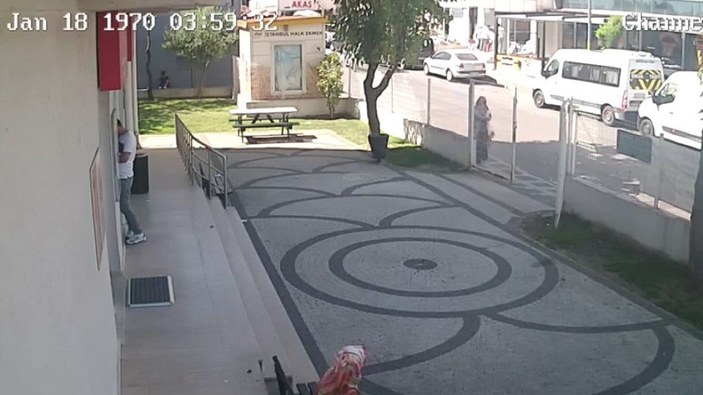 Ümraniye'de boşanma aşamasındaki kadına demirle saldırı kamerada -1