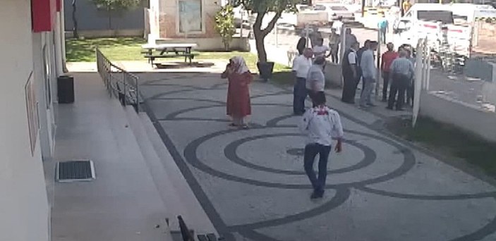 Ümraniye'de boşanma aşamasındaki kadına demirle saldırı kamerada -8