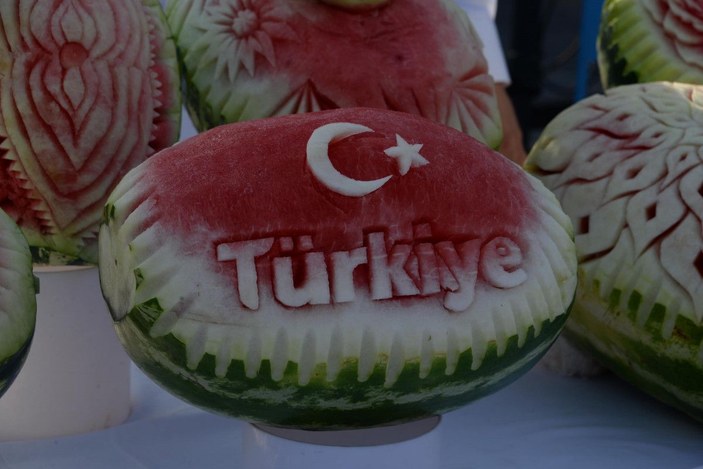 Diyarbakır’da 12’nci Karpuz Festivali’nin birincisi 51 kilo 400 gram ağırlığındaki karpuz oldu -3