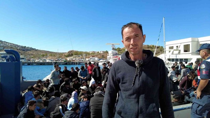 İzmir açıklarında 300 düzensiz göçmen yakalandı -4