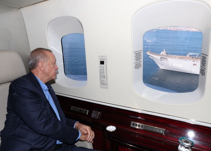 Cumhurbaşkanı Erdoğan TCG Anadolu Gemisi'ni havadan inceledi -3