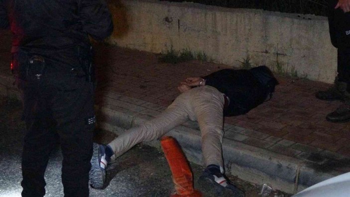 Antalya'da dur ihtarına uymayıp polisle çatıştılar: 1 ölü