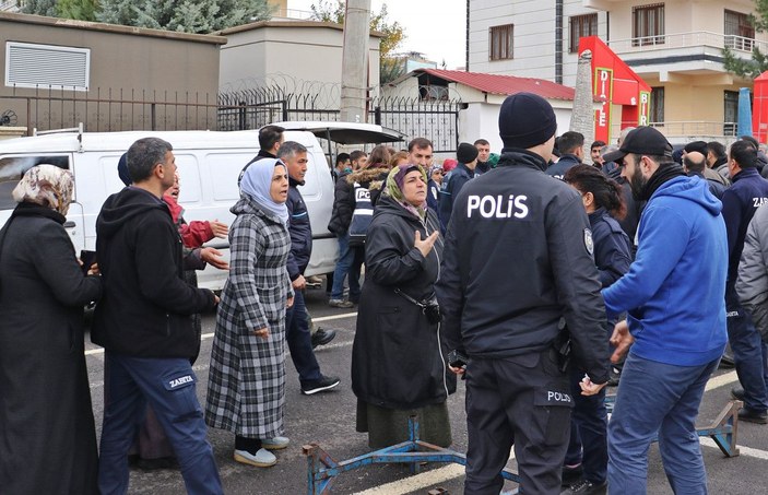 Diyarbakır'da kadın ve erkek pazarcılar arasında gerginlik -10